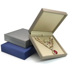 Gift velvet jewelry box (beige)