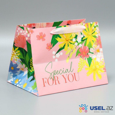 Gift bag with a wide bottom “Special for you”