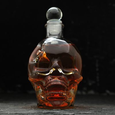 Glass Skull Decanter with Decorative Bullet Inside, 400 ml Glass Skull Decanter with Decorative Bullet Inside, 400 ml
