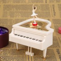 Baletli musiqili qutu "Ağ piano"