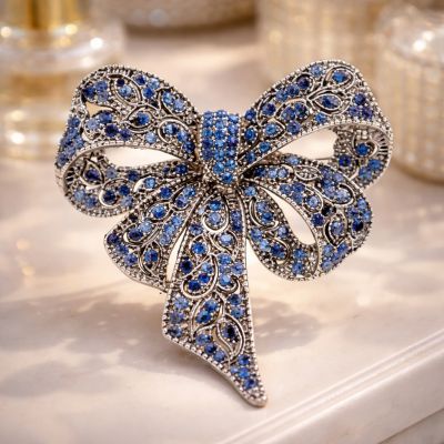 Broş “Naxışlı Bant” – qaraldılmış gümüş rəngdə