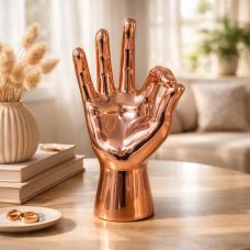 Roz qızılı rəngdə “OK” jestli dizayn pul kassası