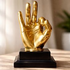 Декоративная фигурка «Жест ОК» в золотом цвете - 9 х 8 х 18 см