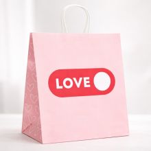 Пакет подарочный крафт «LOVE-кнопка» 