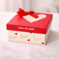 Коробка Fall in Love - 18.5×18.5×9.5 см