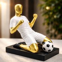Ağ formalı futbol suveniri “Meydanda qələbə”, keramika